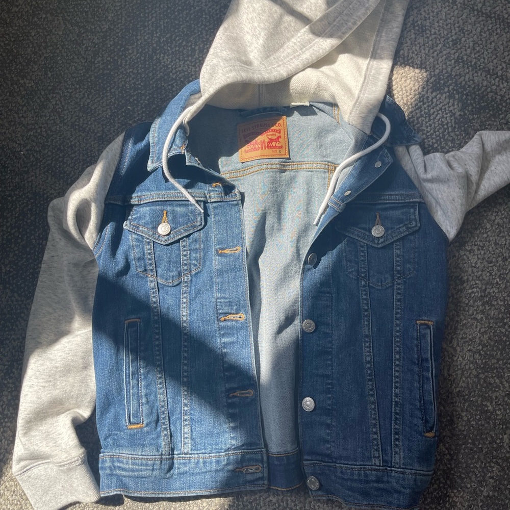 Jean jacket from Levi’s, size S